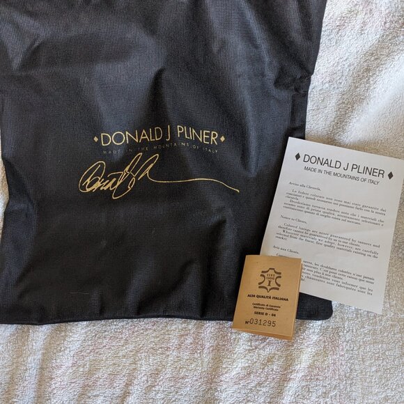 Donald Pliner Hoa ankle bootie, size 10 - Picture 7 of 7